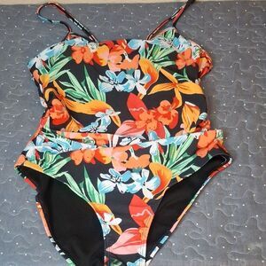 Floral One Piece Swimwear size medium NWT